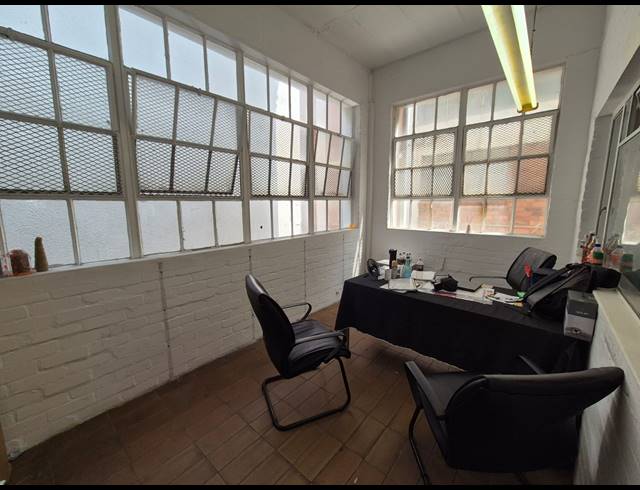 4,000M² WAREHOUSE TO LET IN ELSIES RIVER INDUSTRIAL